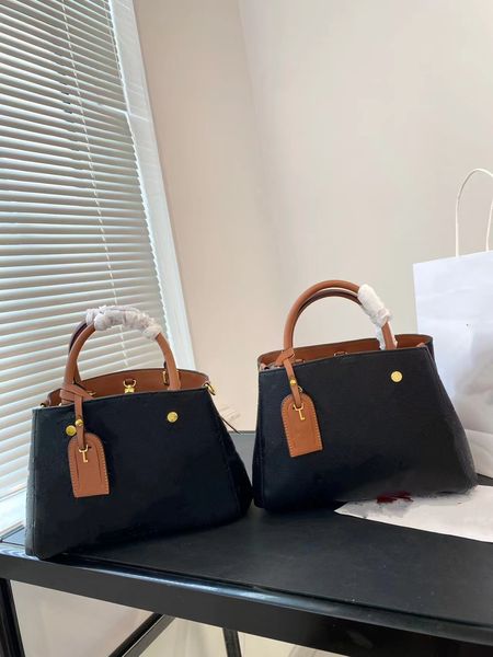 classic women's bag mini fashion handbag imported leather shoulder bag size 29 * 21
classic women's bag mini fashion handbag imported leather shoulder bag size 29 * 21