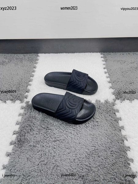 designer slides logo printing kids sandals baby slippers size 26-35 summer child shoes box packaging #multiple product, Black;grey
designer slides logo printing kids sandals baby slippers size 26-35 summer child shoes box packaging #multiple product, Black;grey