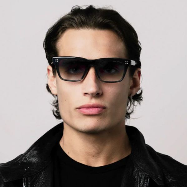high monthly sales of new models in the 2023 market notch classic pc board full frame luxury sunglasses for men and women with complimentary, White;black
high monthly sales of new models in the 2023 market notch classic pc board full frame luxury sunglasses for men and women with complimentary, White;black