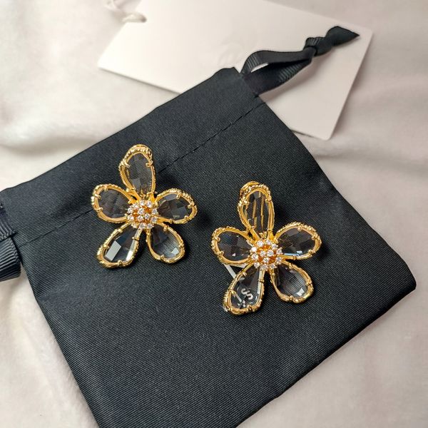 french arc de triomphe full crystal large flower exaggerates earthings women luxury zircon earthing studies designer jewelry e259--61, Golden;silver
french arc de triomphe full crystal large flower exaggerates earthings women luxury zircon earthing studies designer jewelry e259--61, Golden;silver