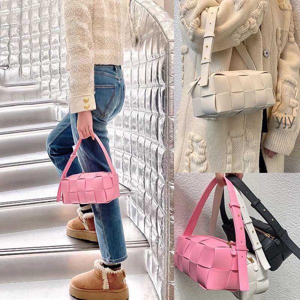 bvs woven denim bag brick cassette new checker underarm wrap ribbon pink pillow one shoulder handbag women original logo
bvs woven denim bag brick cassette new checker underarm wrap ribbon pink pillow one shoulder handbag women original logo
