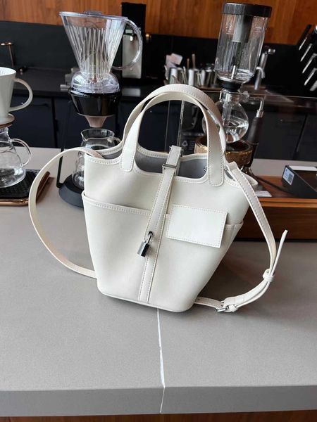wholesale designer h ormes totes handbags 2023 new vegetable basket bucket bag women's handbag one shoulder crossbody casual fashion tw
wholesale designer h ormes totes handbags 2023 new vegetable basket bucket bag women's handbag one shoulder crossbody casual fashion tw
