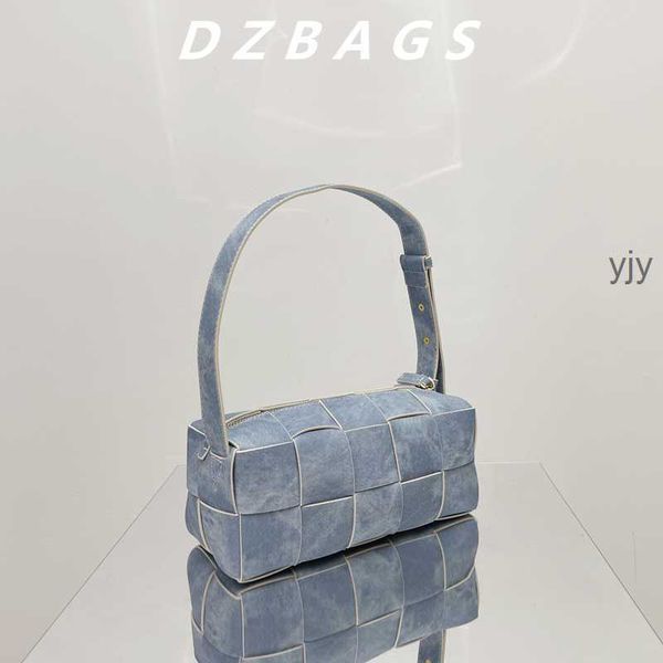 bvs woven denim bag brick cassette small blue women's armpit small square imitation pillow ins new original logo
bvs woven denim bag brick cassette small blue women's armpit small square imitation pillow ins new original logo