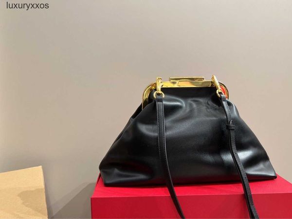 cloud 2023 2023 designer valentiino atmosphere bag bags lady purse spring/summer simple clip letter metal v dumplings one shoulder crossbody
cloud 2023 2023 designer valentiino atmosphere bag bags lady purse spring/summer simple clip letter metal v dumplings one shoulder crossbody