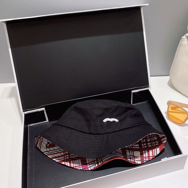 bucket hat pearl letter sun hat designer hat luxury sunshade men and women elegant charm fashion trend casual gift summer hat, Blue;gray
bucket hat pearl letter sun hat designer hat luxury sunshade men and women elegant charm fashion trend casual gift summer hat, Blue;gray