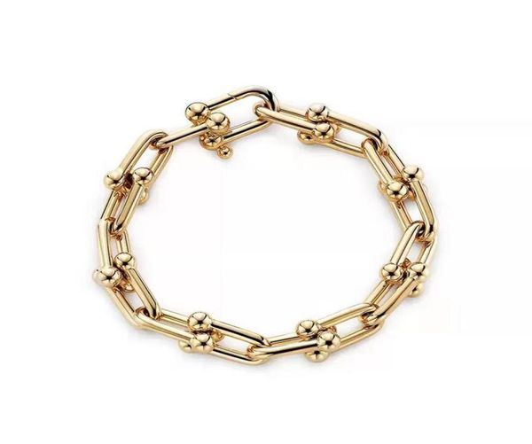 luxury designers bracelet jewelry women men temperament bracelets titanium steel hip hop street neutral fashion charm simplicity c3013261, Golden;silver
luxury designers bracelet jewelry women men temperament bracelets titanium steel hip hop street neutral fashion charm simplicity c3013261, Golden;silver