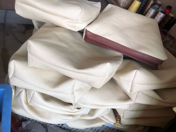 dhl50pcs cosmetic bags women thicken canvas beige large capacity protable storage bag
dhl50pcs cosmetic bags women thicken canvas beige large capacity protable storage bag