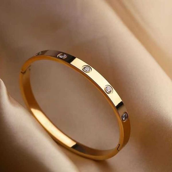 original designer lofv titanium steel synthetic zircon colorless braceletlucky full of diamondsluxury temperament bracelet, Black
original designer lofv titanium steel synthetic zircon colorless braceletlucky full of diamondsluxury temperament bracelet, Black