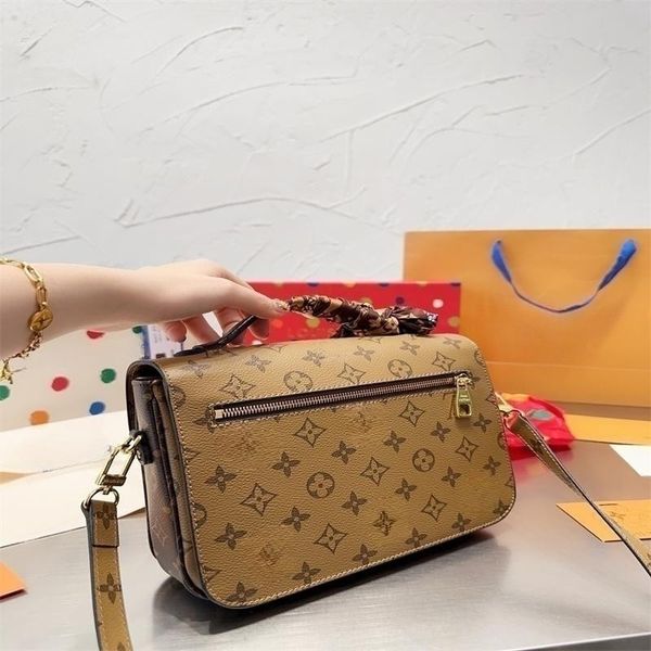 luxury designer leather tote shoulder bags fashion handbags designer flowers letters wallet womens fashion crossbody bag handbags dropshippi
luxury designer leather tote shoulder bags fashion handbags designer flowers letters wallet womens fashion crossbody bag handbags dropshippi