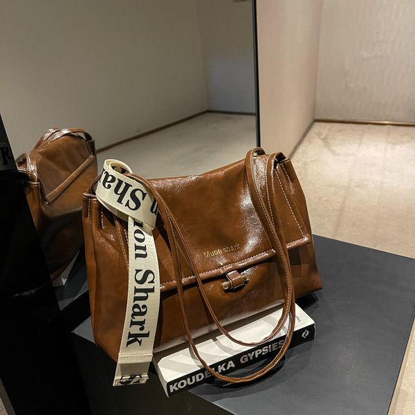 luxury designer handbag messenger bag classic ladies underarm shoulder wallet fashion retro star wholesale totes fashion clutch bag
luxury designer handbag messenger bag classic ladies underarm shoulder wallet fashion retro star wholesale totes fashion clutch bag