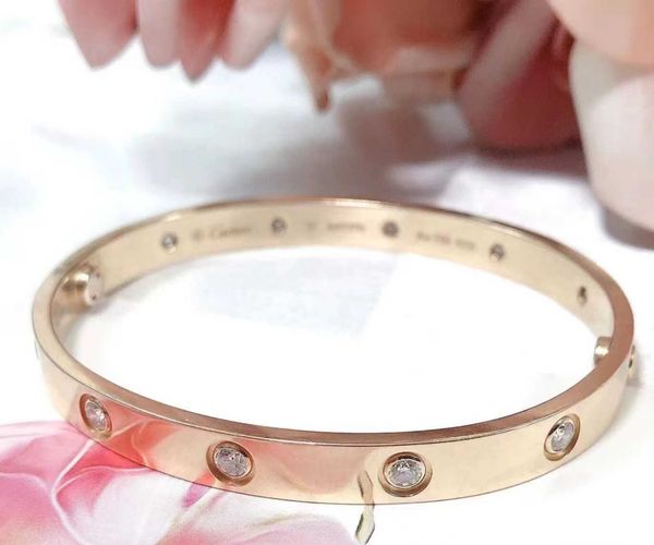 original 18k rose gold couple bracelet full sky star colorful classic screw yellow white narrow wide diamond 736d, Black
original 18k rose gold couple bracelet full sky star colorful classic screw yellow white narrow wide diamond 736d, Black