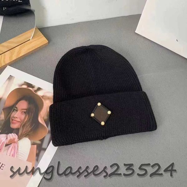 couple fashion designer beanie women warm keeping bonnet candy color pattern embroidery in autumn and winter beanies black hat, Blue;gray
couple fashion designer beanie women warm keeping bonnet candy color pattern embroidery in autumn and winter beanies black hat, Blue;gray