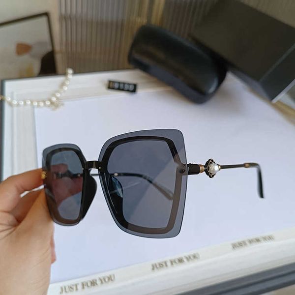 wholesale of sunglasses zhi2022 new small fragrant net red glasses fashion women's sunglasses tiktok, White;black
wholesale of sunglasses zhi2022 new small fragrant net red glasses fashion women's sunglasses tiktok, White;black