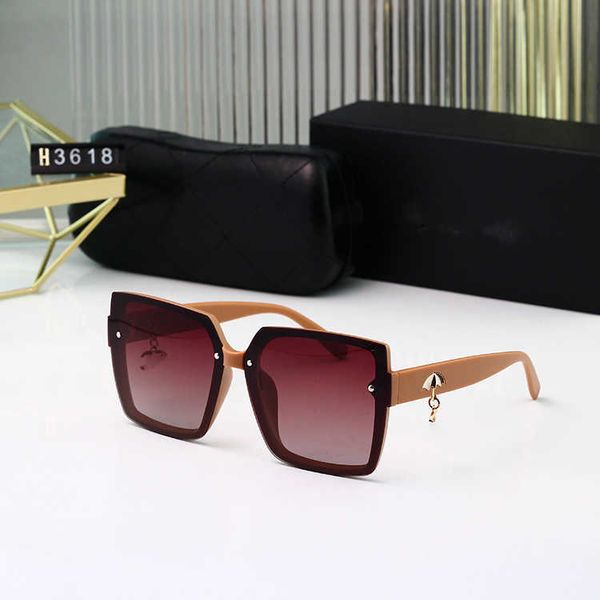 wholesale of sunglasses new box women's polarized metal pendant sunglasses trend street shooting glasses batch, White;black
wholesale of sunglasses new box women's polarized metal pendant sunglasses trend street shooting glasses batch, White;black