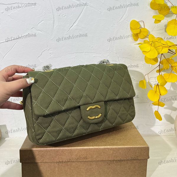 cf designer womens shoulder bag canvas bag clamshell diamond hardware metal buckle matelasse chain handbag crossbody bags large capacity mak
cf designer womens shoulder bag canvas bag clamshell diamond hardware metal buckle matelasse chain handbag crossbody bags large capacity mak