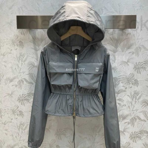 women's jackets designer women jacket hooded technical nylon blouson with letters pattern windbreaker bomber coat girls milan runway o, Black;brown
women's jackets designer women jacket hooded technical nylon blouson with letters pattern windbreaker bomber coat girls milan runway o, Black;brown