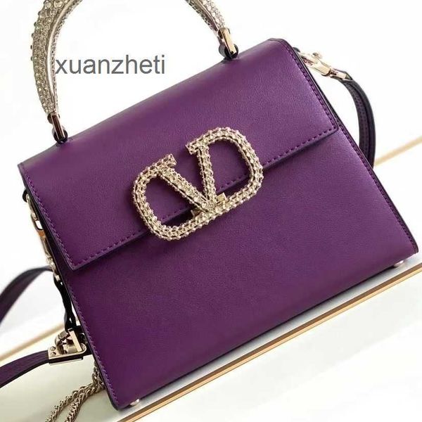 women decorated designer bags luxury handbag bag valenti handbag crystal cowhide metal diamond handle handheld shoulder crossbody 1qqs
women decorated designer bags luxury handbag bag valenti handbag crystal cowhide metal diamond handle handheld shoulder crossbody 1qqs