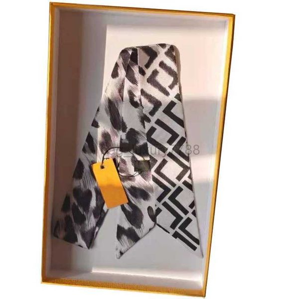 2021 designers design womens scarves silk feeling scarf hair band bag accessories op, Blue;gray
2021 designers design womens scarves silk feeling scarf hair band bag accessories op, Blue;gray