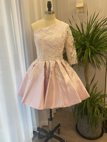 2023 cocktail dresses real image arabic pink white lace appliques short mini ball gown one shoulder evening prom party dress homecoming gown, Black
2023 cocktail dresses real image arabic pink white lace appliques short mini ball gown one shoulder evening prom party dress homecoming gown, Black