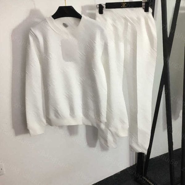 23ss womens tracksuits womens designer clothing logo letter embossed round neck long sleeve pullover hoodie elastic waist casual pants set w, White
23ss womens tracksuits womens designer clothing logo letter embossed round neck long sleeve pullover hoodie elastic waist casual pants set w, White
