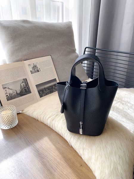 wholesale designer h ormes totes handbags vegetable basket women's bag premium genuine leather 2023 new black bucket have logo
wholesale designer h ormes totes handbags vegetable basket women's bag premium genuine leather 2023 new black bucket have logo