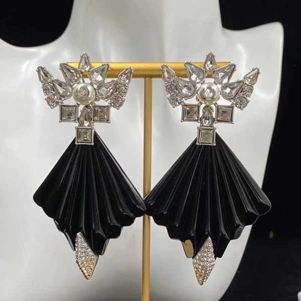 double rhinestone antique brass material high-end feel silver needle earrings female, Golden
double rhinestone antique brass material high-end feel silver needle earrings female, Golden