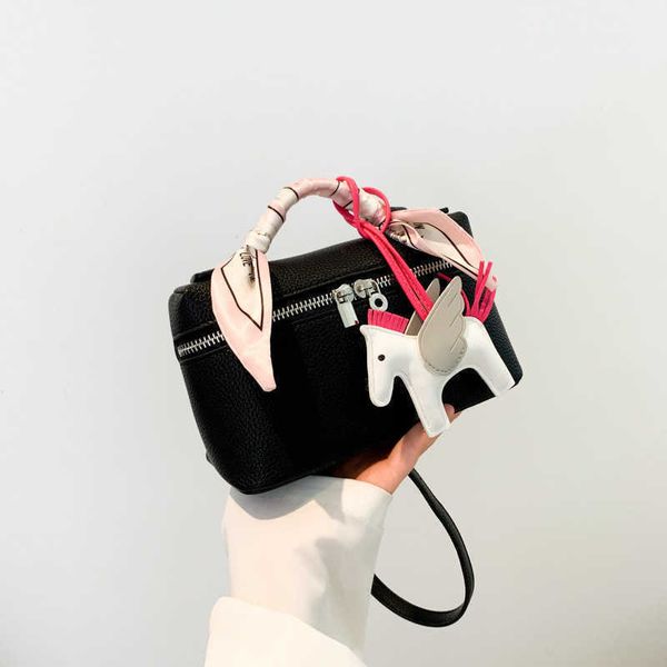 spring and summer new popular fashion lychee pattern handheld small square bag shoulder crossbody bag lunchbox bag 0703-111
spring and summer new popular fashion lychee pattern handheld small square bag shoulder crossbody bag lunchbox bag 0703-111