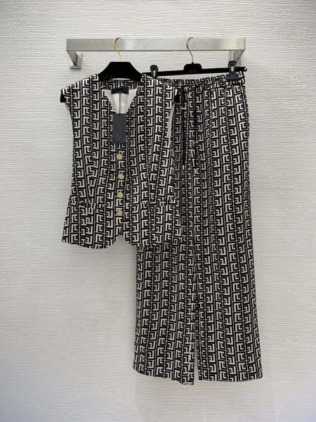 23ss women pants sets womens designer clothing shirt suit maze print buckle v-neck vest drawstring elastic waist straight leg casual pants s, White
23ss women pants sets womens designer clothing shirt suit maze print buckle v-neck vest drawstring elastic waist straight leg casual pants s, White