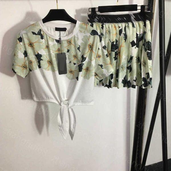 23ss skirt set womens designer clothing waist short crop short sleeve t-shirt floral print webbing high waist pleated short skirt sets women, White
23ss skirt set womens designer clothing waist short crop short sleeve t-shirt floral print webbing high waist pleated short skirt sets women, White