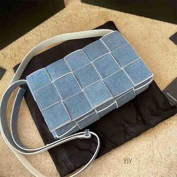 bottegas bags denim cassette new woven sponge baby handbag pillow bag spring fashion versatile one-shoulder diagonal cross small square bag
bottegas bags denim cassette new woven sponge baby handbag pillow bag spring fashion versatile one-shoulder diagonal cross small square bag