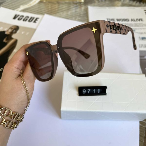 wholesale of sunglasses new box high definition polarized glasses driving street shoot female tr fashion overseas sunglasses, White;black
wholesale of sunglasses new box high definition polarized glasses driving street shoot female tr fashion overseas sunglasses, White;black