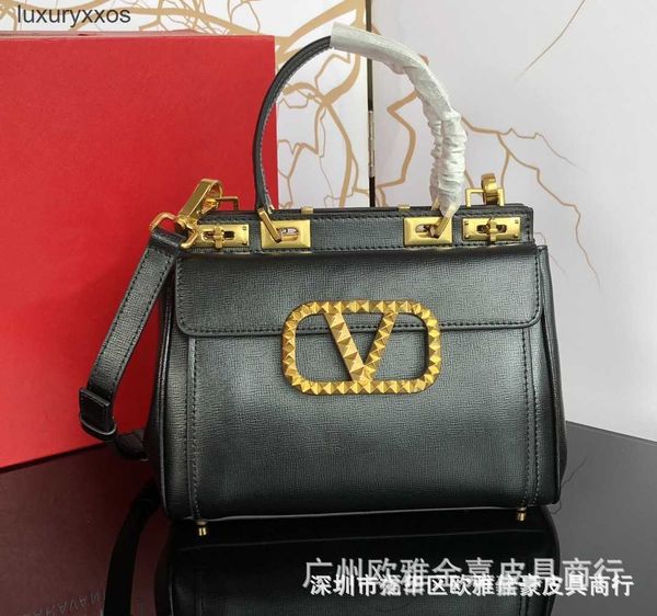 valentiino bags handbag valentiino lady purse designer women's 2023 bags fashion rivet bag genuine layer leather cowhide straddle high
valentiino bags handbag valentiino lady purse designer women's 2023 bags fashion rivet bag genuine layer leather cowhide straddle high