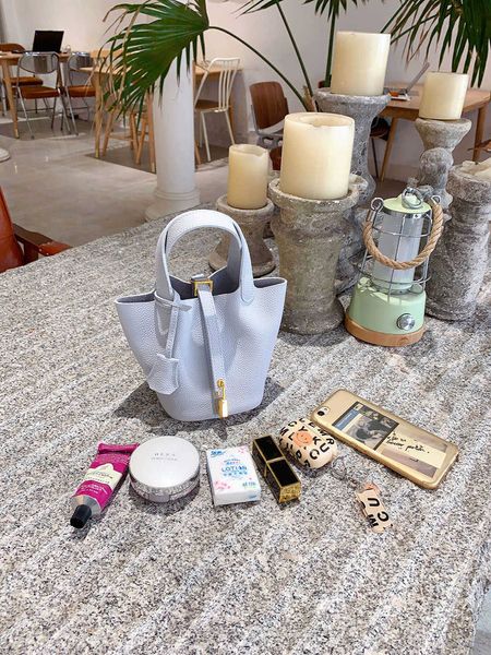 wholesale designer h ormes totes handbags vegetable basket women's bag premium genuine leather 2023 new blue bucket have logo
wholesale designer h ormes totes handbags vegetable basket women's bag premium genuine leather 2023 new blue bucket have logo