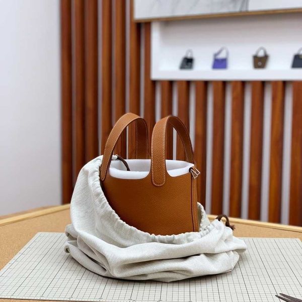 wholesale designer h ormes totes handbags hand sewn wax thread picotin tc pickle basket size 18 22 gold buckle silver have logo
wholesale designer h ormes totes handbags hand sewn wax thread picotin tc pickle basket size 18 22 gold buckle silver have logo