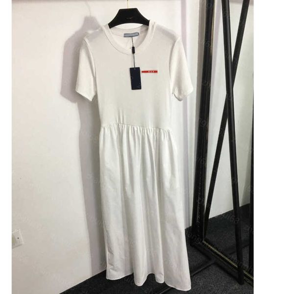 23ss womens designer clothing summer dresses women dress red letter tape decoration upper body slim splicing bottom spread short-sleeved dre, Black;gray
23ss womens designer clothing summer dresses women dress red letter tape decoration upper body slim splicing bottom spread short-sleeved dre, Black;gray