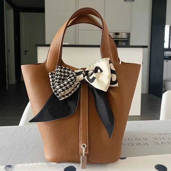 wholesale designer h ormes totes handbags high definition togo first layer kraft vegetable basket portable bucket bag 2023 new leather women
wholesale designer h ormes totes handbags high definition togo first layer kraft vegetable basket portable bucket bag 2023 new leather women