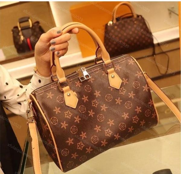 30cm luxurys designers fashion women bag louise shoulder bags lady totes handbags speedy with key lock vutton shoulder strap viuton dust bag
30cm luxurys designers fashion women bag louise shoulder bags lady totes handbags speedy with key lock vutton shoulder strap viuton dust bag