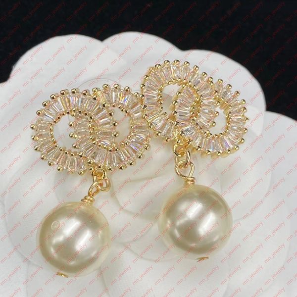 crystal tassel pearl pendant stud aretes luxury women's earrings. trendy designer earrings for women. elegant designer jewelry. wedding, Golden;silver
crystal tassel pearl pendant stud aretes luxury women's earrings. trendy designer earrings for women. elegant designer jewelry. wedding, Golden;silver