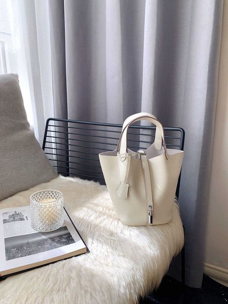 wholesale designer h ormes totes handbags vegetable basket women's bag premium genuine leather 2023 new white water bucket have logo
wholesale designer h ormes totes handbags vegetable basket women's bag premium genuine leather 2023 new white water bucket have logo