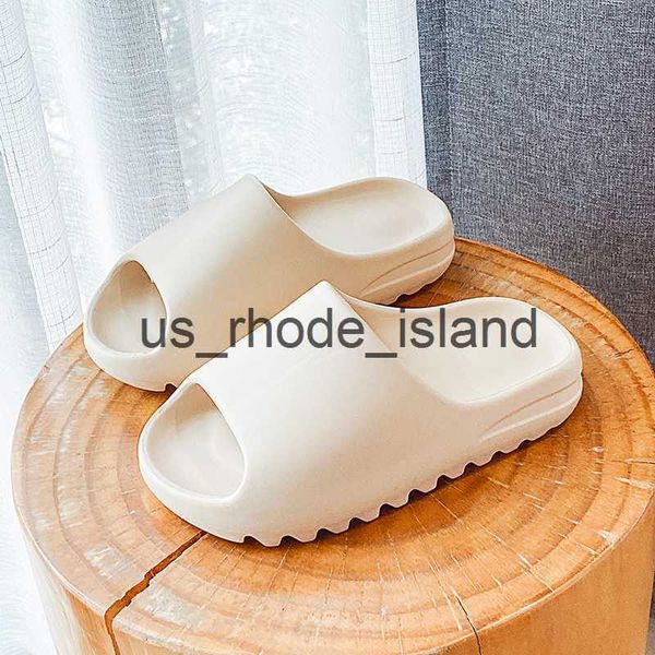 sandals slippers for boy girl home shoes summer men women flip flops soft house slippers beach pillow slides child adults kids x0626, Black;red
sandals slippers for boy girl home shoes summer men women flip flops soft house slippers beach pillow slides child adults kids x0626, Black;red