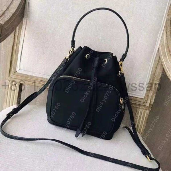 designers drawstring bags luxury bucket bag mini handel handbags canvas pouch women lady messenger bag satchel chain shoulder purse designer
designers drawstring bags luxury bucket bag mini handel handbags canvas pouch women lady messenger bag satchel chain shoulder purse designer