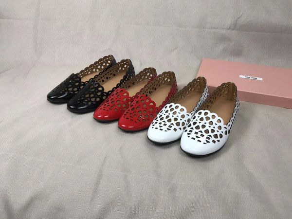 casual shoes luxury designer womens miumi leather shoe ventilated shoes with perforations womans boarding red genuine leathers black flight
casual shoes luxury designer womens miumi leather shoe ventilated shoes with perforations womans boarding red genuine leathers black flight