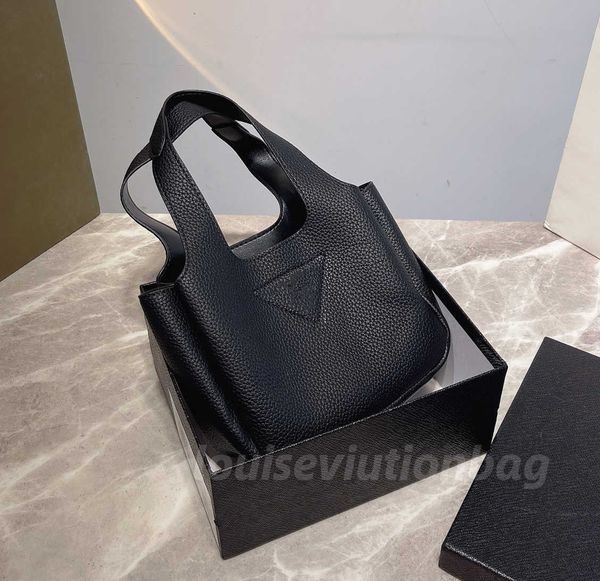 italy brand classic galleria saffiano handbag bags genuine leather triangle sign shoulder bag fashion women crossbody tote luxury designer b
italy brand classic galleria saffiano handbag bags genuine leather triangle sign shoulder bag fashion women crossbody tote luxury designer b