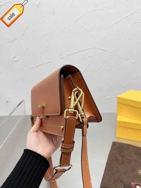 brand designer handbag shoulder bags crossbody bag tote 2023 new fashion texture metal buckle messenger bag gift box packaging factory direc
brand designer handbag shoulder bags crossbody bag tote 2023 new fashion texture metal buckle messenger bag gift box packaging factory direc