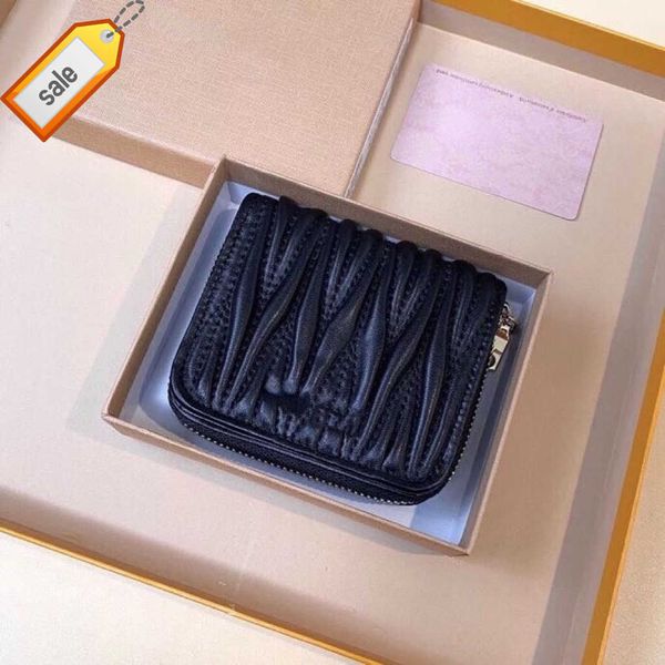 brand designer change purse metal money clip handbag sheepskin pleated women's card short high-beauty wallet versatile fashion leather
brand designer change purse metal money clip handbag sheepskin pleated women's card short high-beauty wallet versatile fashion leather