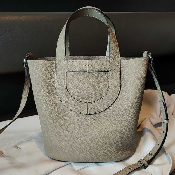h bag designer luxury vegetable basket bucket advanced headfelt cowhide women's handheld one shoulder crossbody bag fashion commuterb3e
h bag designer luxury vegetable basket bucket advanced headfelt cowhide women's handheld one shoulder crossbody bag fashion commuterb3e