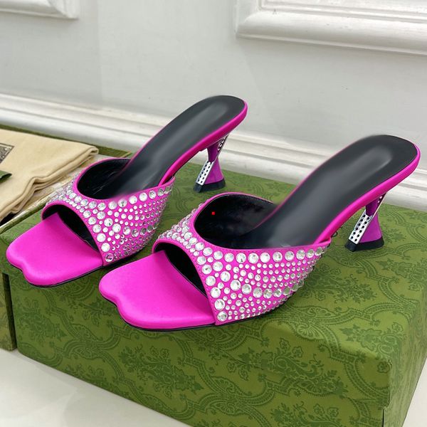 2023 fashion summer designer slippers luxury women sandal leather flat slide lady beach flip flop casual slipper shoes with box 35-40 -563, Black
2023 fashion summer designer slippers luxury women sandal leather flat slide lady beach flip flop casual slipper shoes with box 35-40 -563, Black