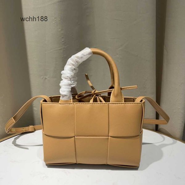 spring girl bottegas 2023 bags venetas arco tote designer knitted cowhide women's single shoulder bag crossbody handbag totes tsxk
spring girl bottegas 2023 bags venetas arco tote designer knitted cowhide women's single shoulder bag crossbody handbag totes tsxk