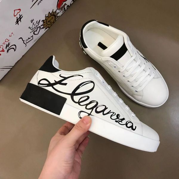 23s/s elegant sneakers shoes dress shoes calfskin nappa portofino trainers love graffiti lace up low casual shoes white black leather casual
23s/s elegant sneakers shoes dress shoes calfskin nappa portofino trainers love graffiti lace up low casual shoes white black leather casual