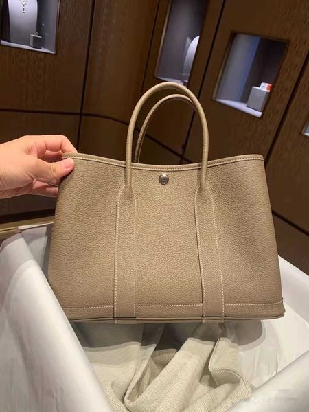 factory wholesale designer h ormes totes handbags 2023 new genuine leather womens bag one shoulder crossbody tote versatile garden portable
factory wholesale designer h ormes totes handbags 2023 new genuine leather womens bag one shoulder crossbody tote versatile garden portable